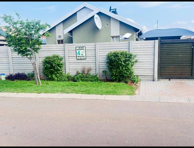 3 BEDROOM HOUSE FOR SALE IN SKY CITY
